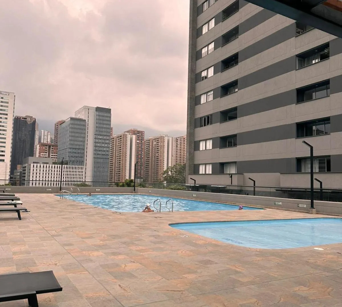 Apartamento En Medellin Poblado 0*,
